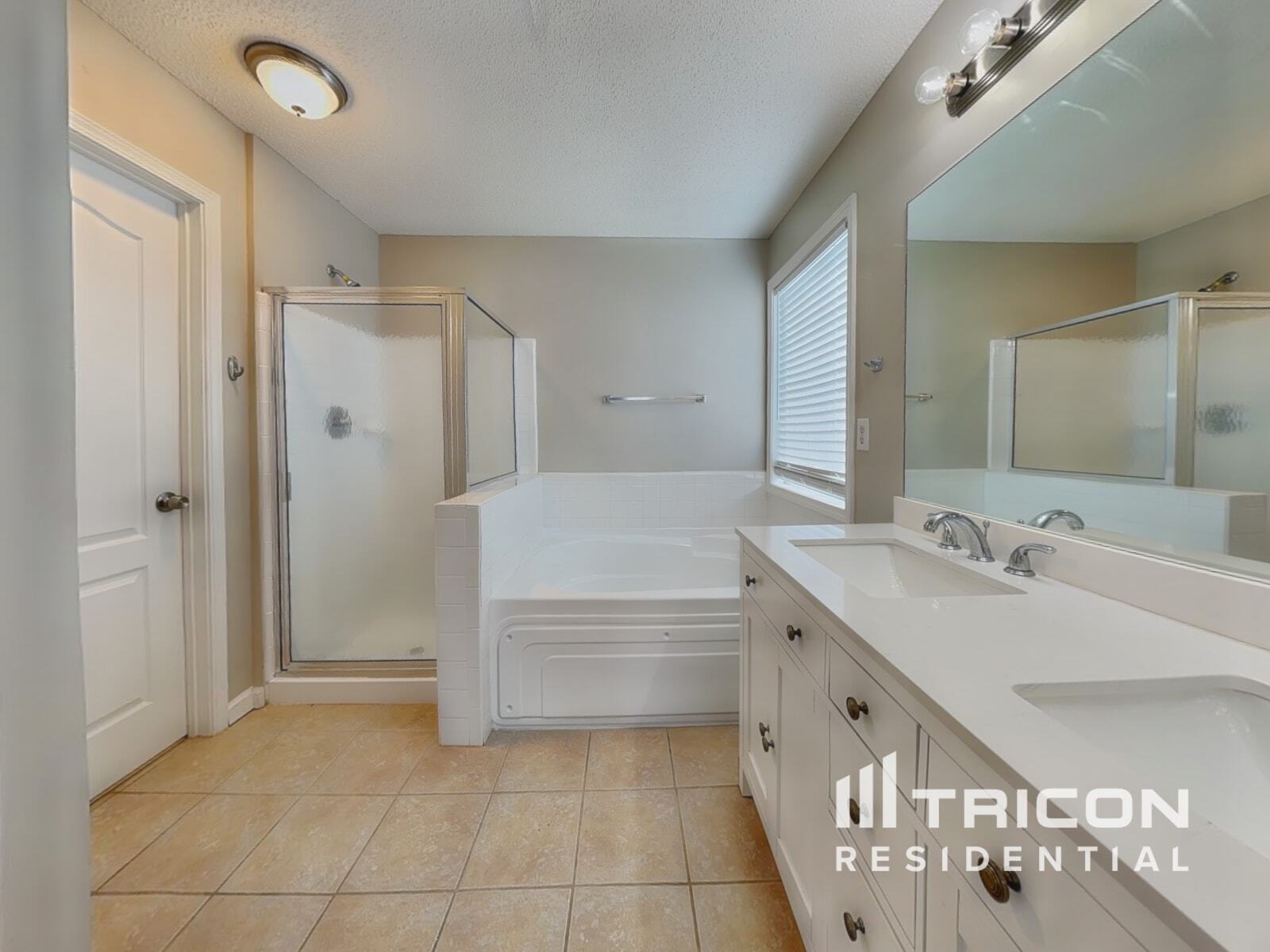 Building Photo - 130 Kyle Way