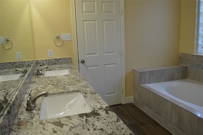 Building Photo - 6210 Marble Hollow Ln