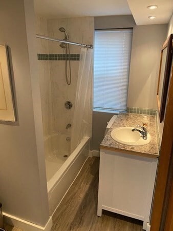 Building Photo - 42 Melrose St