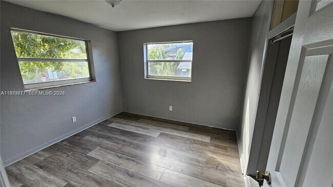 Building Photo - 374 NW 31st Ave