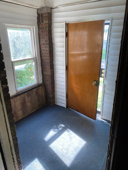 Building Photo - 7711 Buhr St