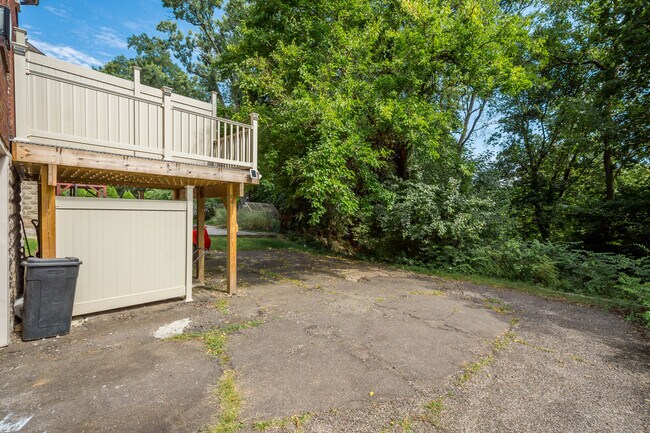 Building Photo - 161 Morrison Dr