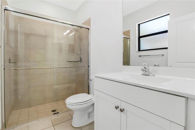 Building Photo - 2541 SE 1st St