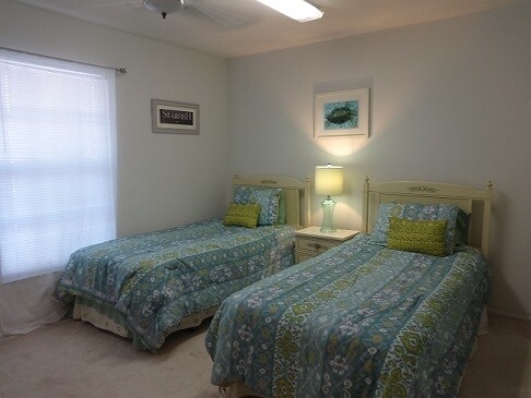 Building Photo - Venice, FL Mission Lakes 2BR/2BA Condo Located Just Off-Island