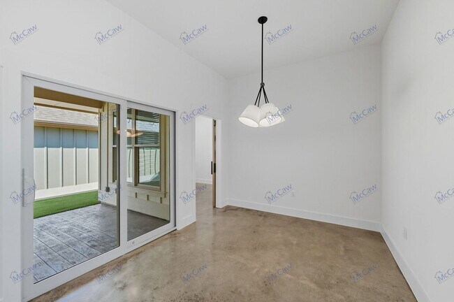 Building Photo - 102 Cardinal Wds