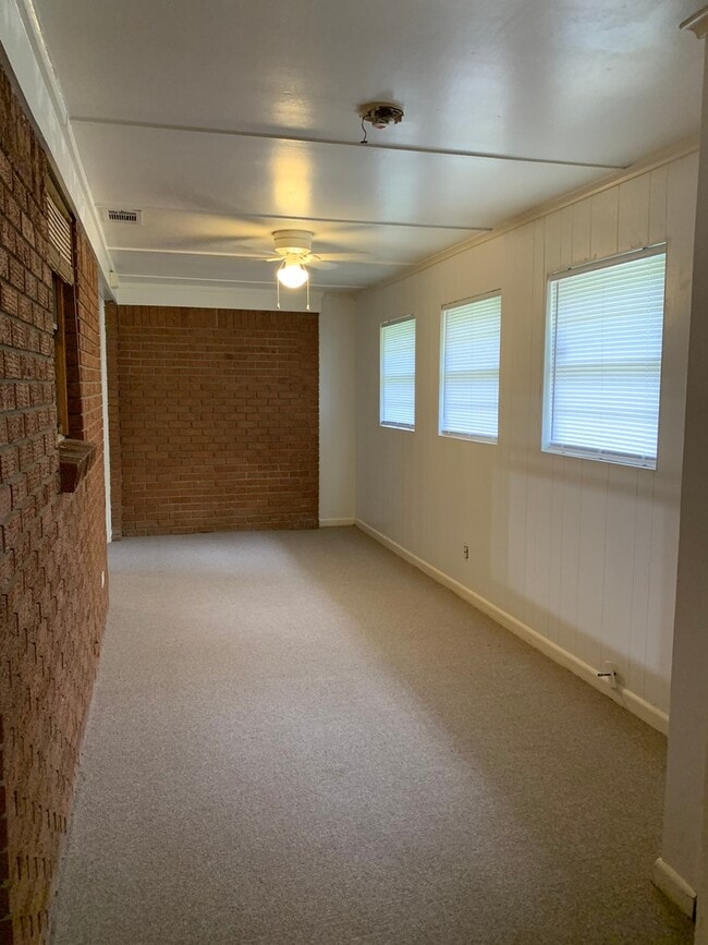 Building Photo - 4511 Greenway Dr