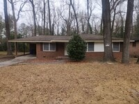 Building Photo - Charming  3 Bedroom 2 Bath