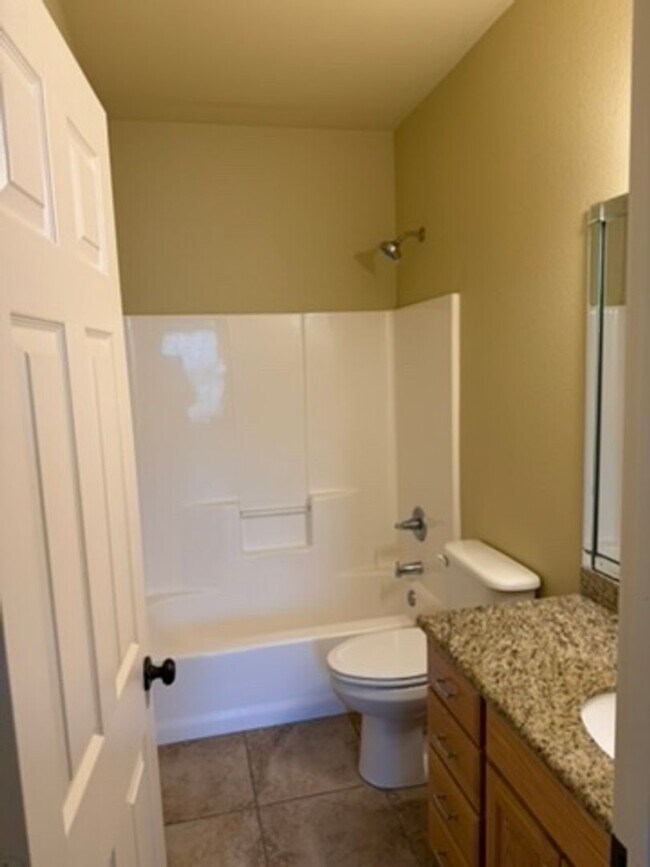 Building Photo - 1211 Cheryl St