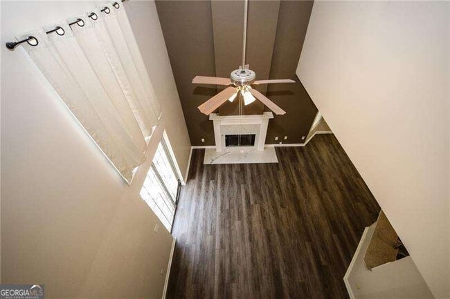 Building Photo - 121 Stoneforest Dr