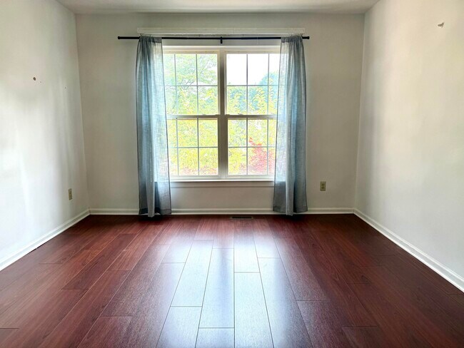 Building Photo - 2341 Timbercrest Ct