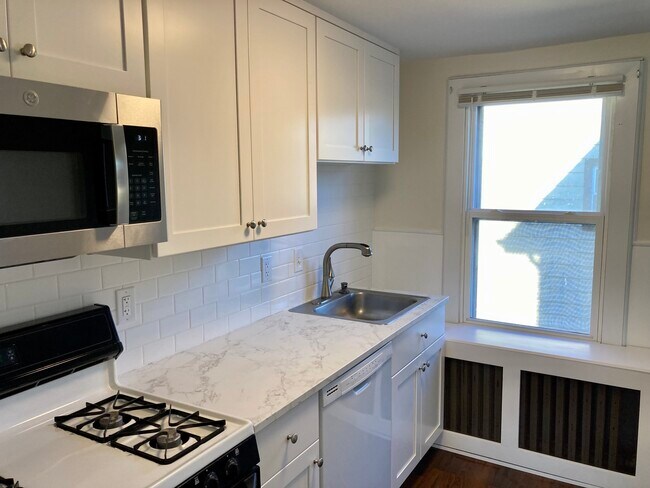 Building Photo - 502 Bell Rd