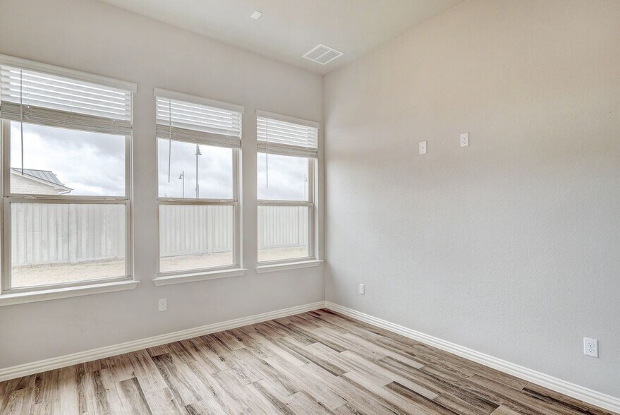 Building Photo - 213 Mindy Way