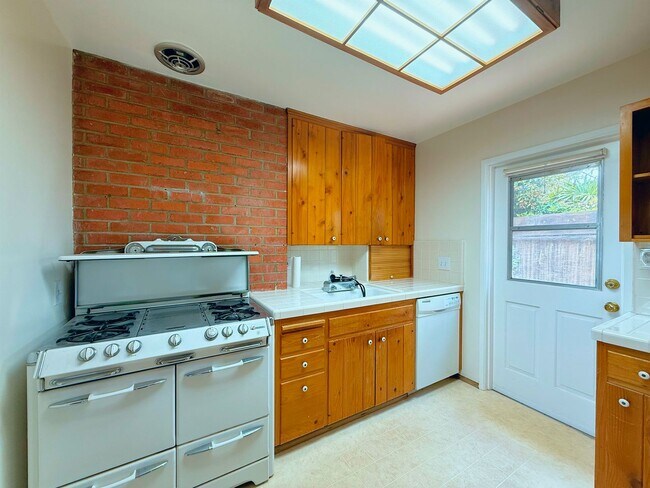 Building Photo - Welcome to your amazing coastal home above...