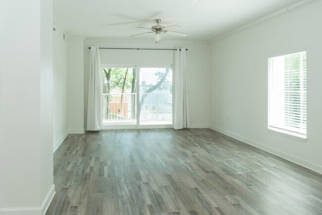 Building Photo - 113 Brooks St SE