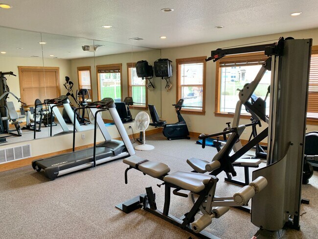 Building Photo - West Greeley Spacious Townhome!