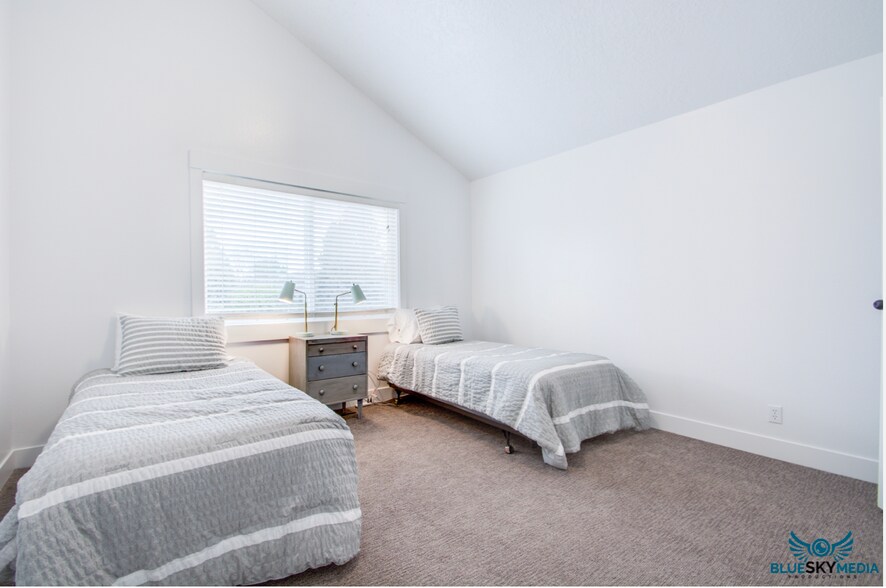 Building Photo - 3440 Brookside Dr.