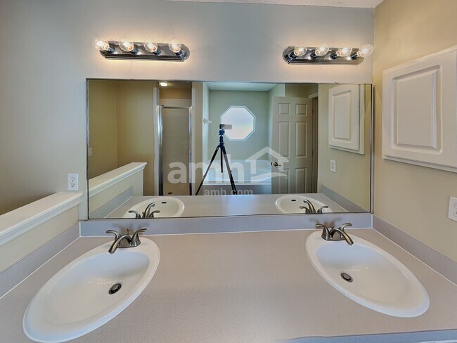 Building Photo - 1829 Keswick Rd