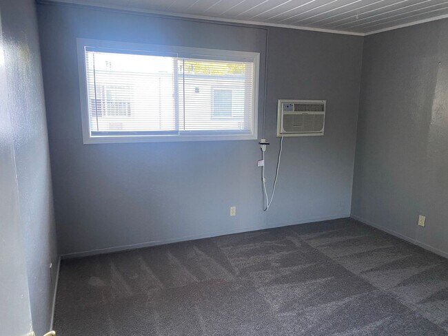 Building Photo - 1475 Marclair Dr