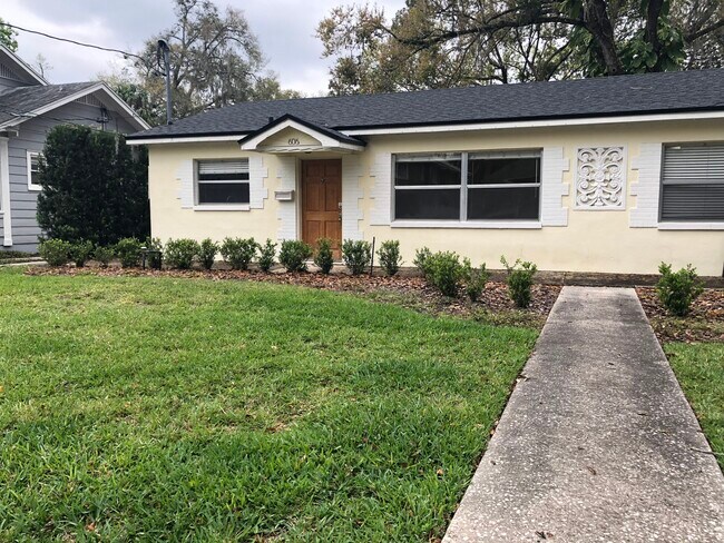 Building Photo - 606 Harwood Street