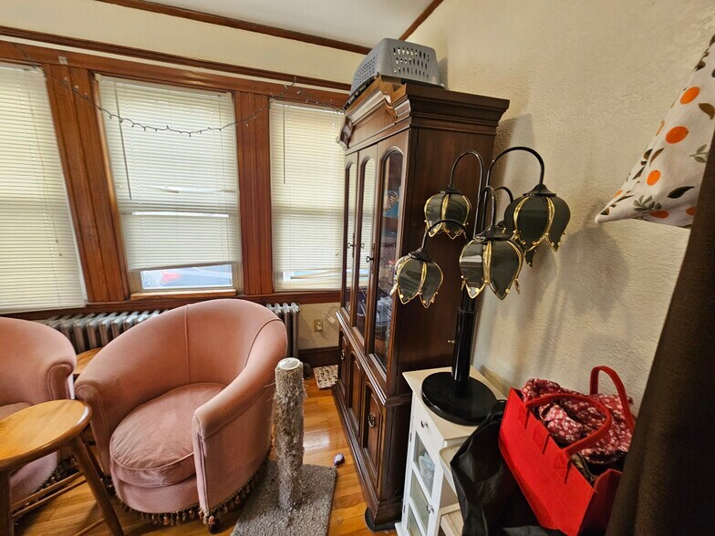 Building Photo - 58 Winship St