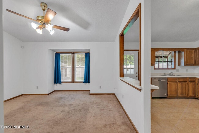 Building Photo - 780 Pinewood Dr