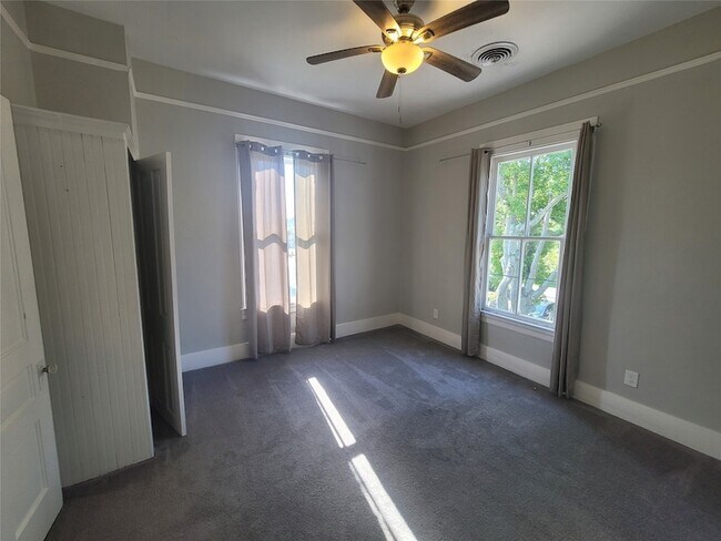 Building Photo - 3919 Avenue O