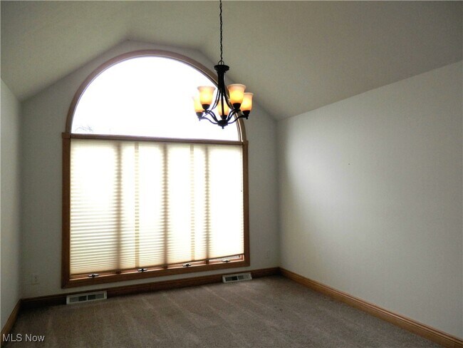 Building Photo - 311 Miner Rd