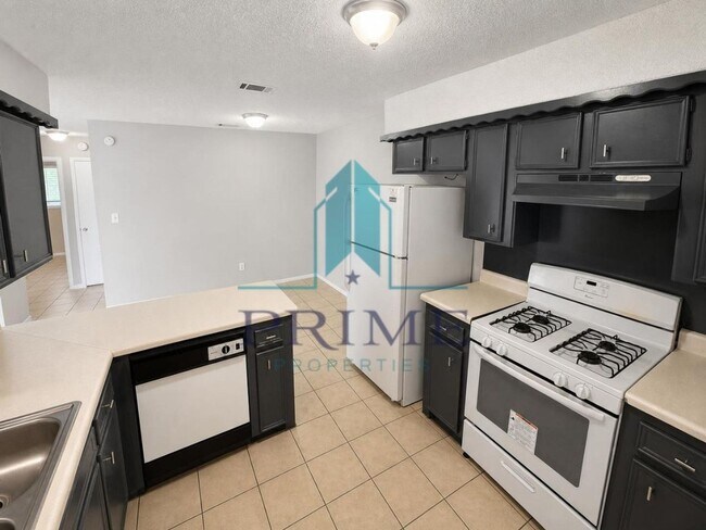 Building Photo - 9900 Randall Dr