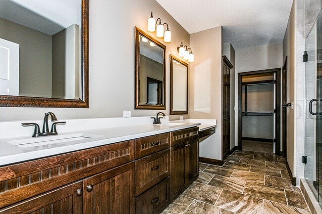 Building Photo - Tallgrass Villas