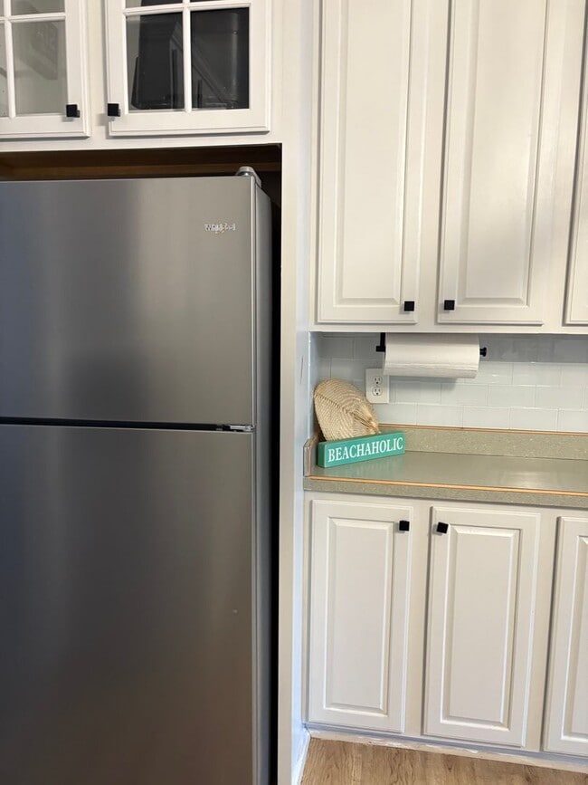 Building Photo - 2 Bedroom 2 Bath (+Bonus Bedoom) in Kill Devil Hills