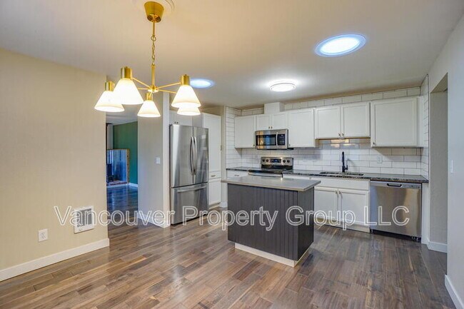 Building Photo - 12509 NE 35th St