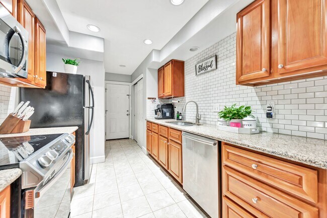 Building Photo - Villas at Pine