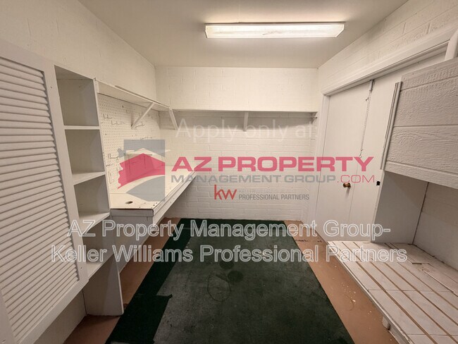 Building Photo - 10831 W Deanne Dr