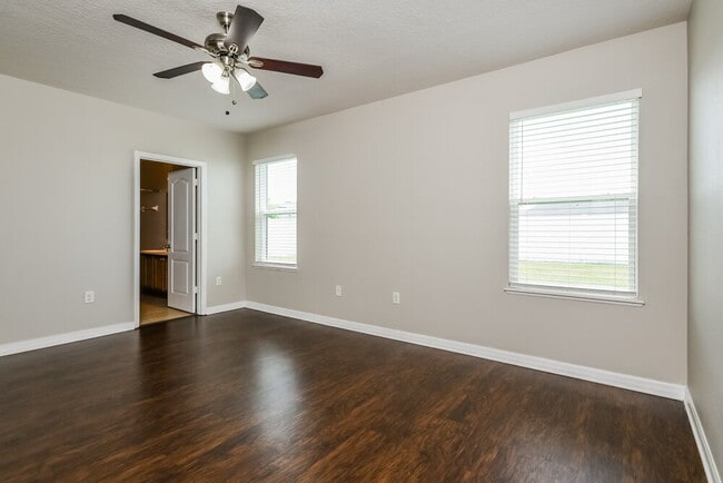 Building Photo - 3188 Queen Alexandria Dr