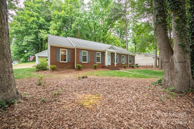 Building Photo - 901 Winter Wood Dr