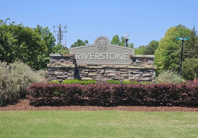 Building Photo - 3700 SF 4/4 Available Now!