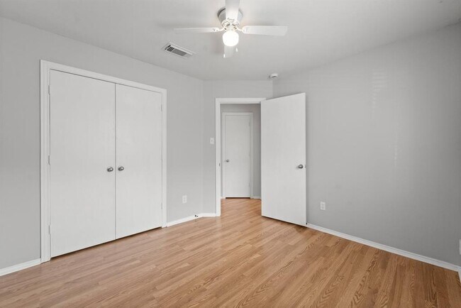 Building Photo - 4766 Wind Trace Dr