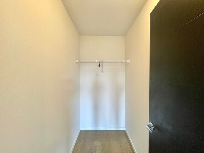 Building Photo - Great Townhome for rent