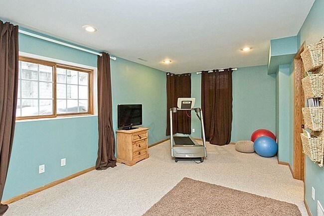 Building Photo - 2508 Eaton Ave.