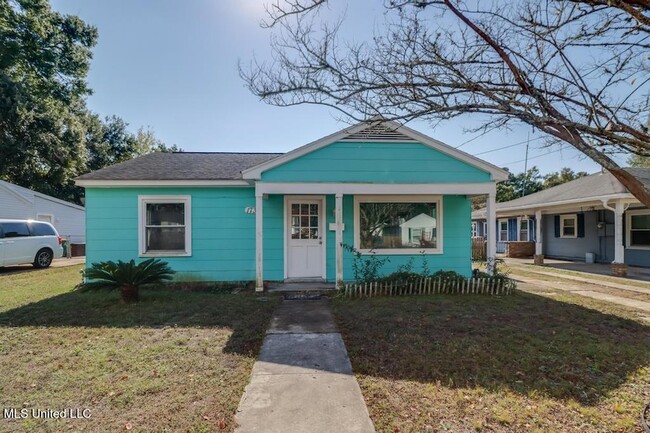 Building Photo - 1737 Ridgeway Dr