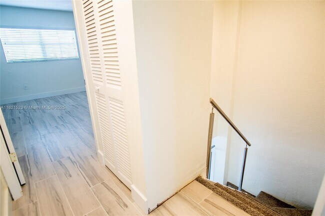 Building Photo - 8650 SW 67th Ave