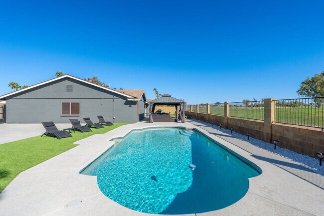 Building Photo - 14615 N 22nd Ln