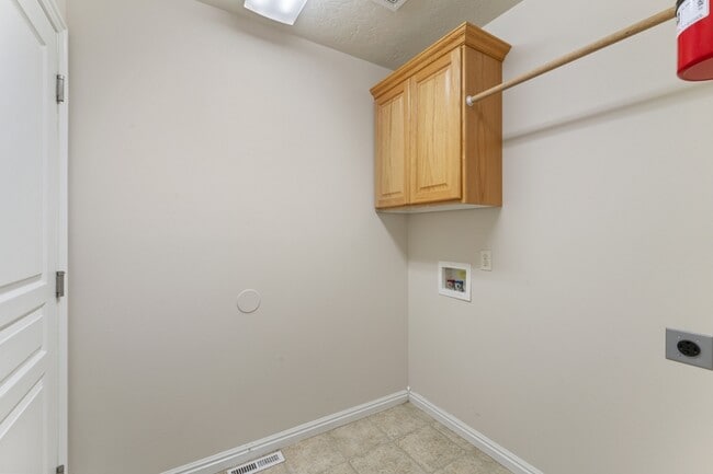 Building Photo - 1770 W Bellagio Dr