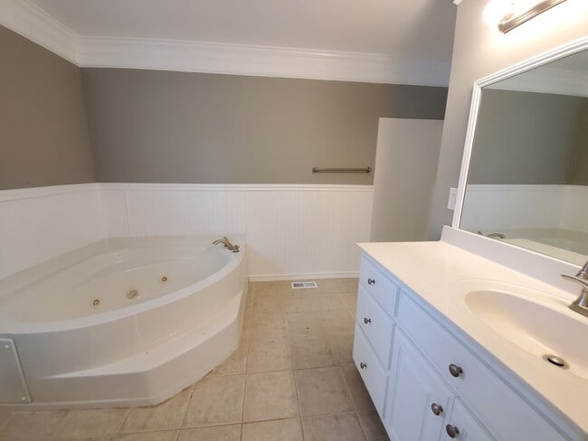 Building Photo - Great house for rent in Columbia!