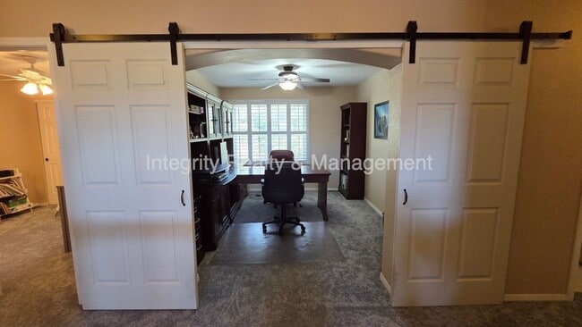 Building Photo - 3425 White Oak Ln