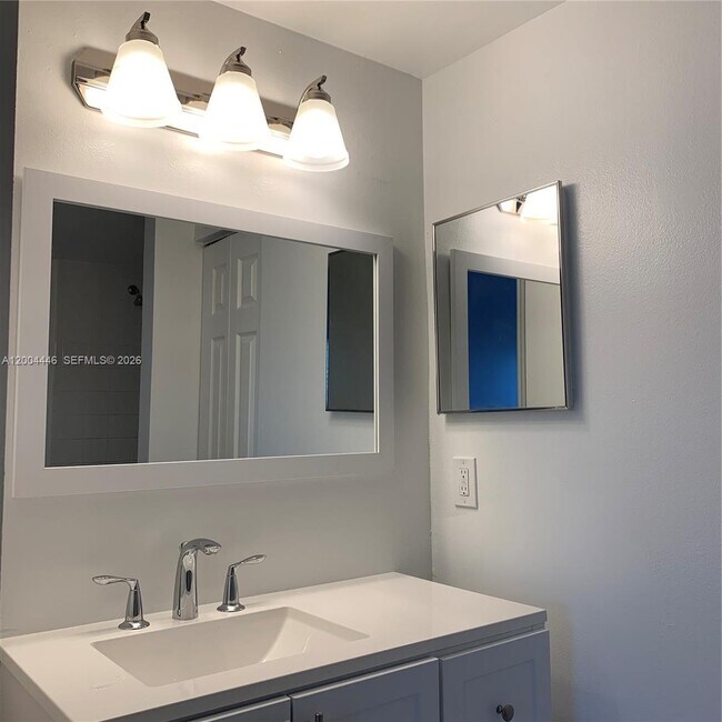 Building Photo - 2200 E Preserve Way