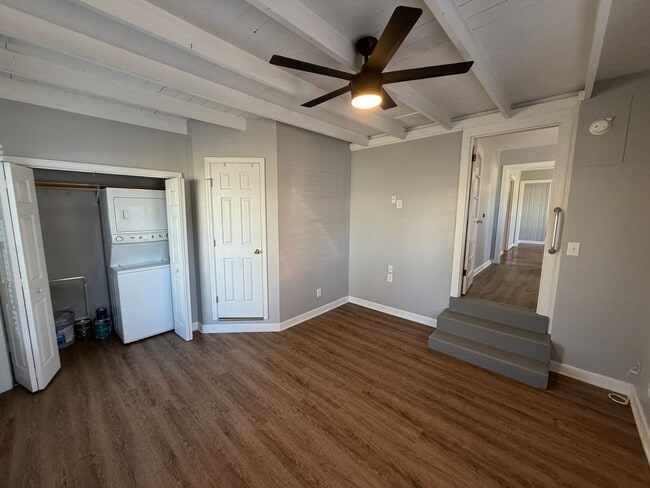 Building Photo - LIve in beautiful downtown Franklin!