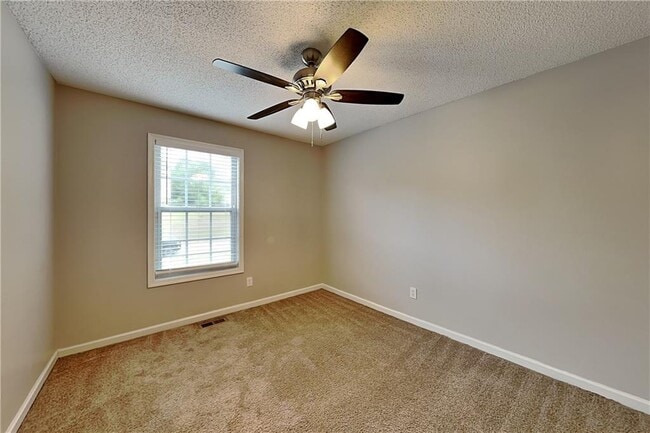 Building Photo - 232 Bomar Ln