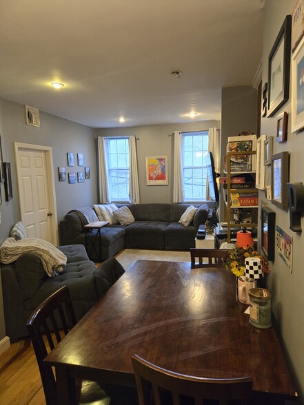 Primary Photo - 66 Beacon St
