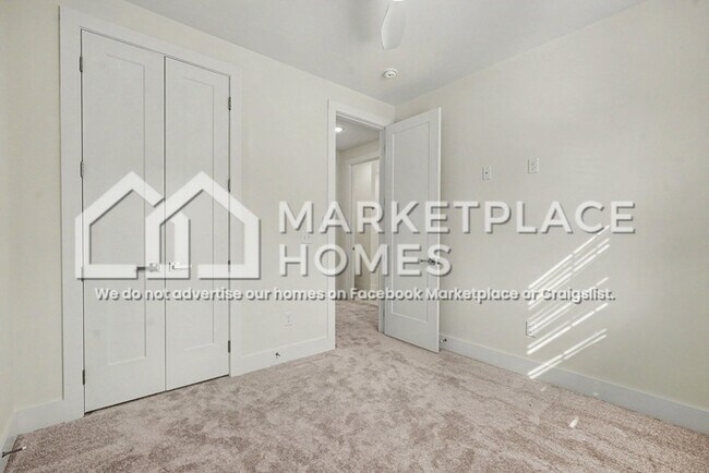 Building Photo - 8 Taverly Dr
